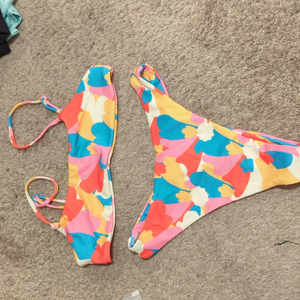 Full bikini